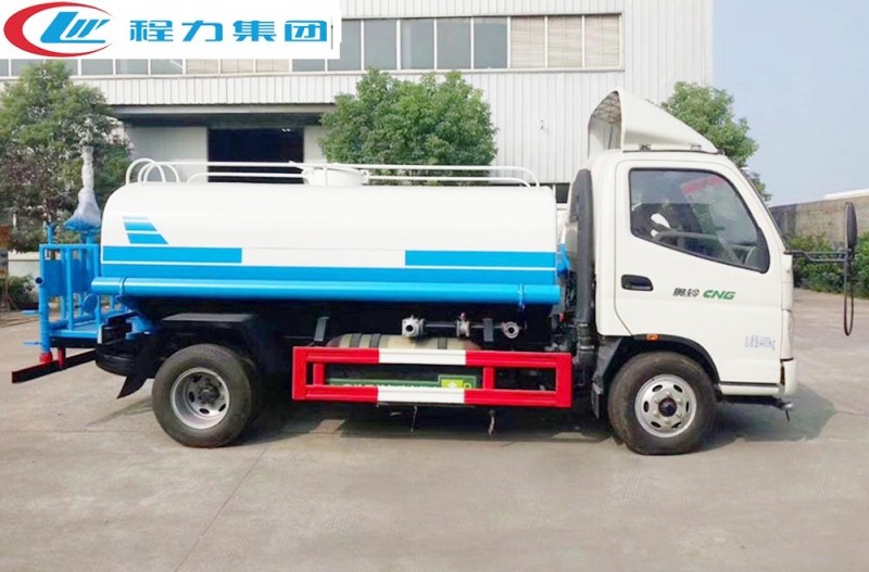 福田奧鈴5-6方灑水車(chē)