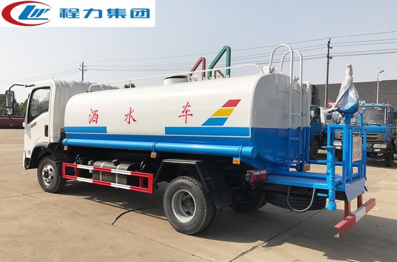 東風(fēng)D912新款8-12方灑水車