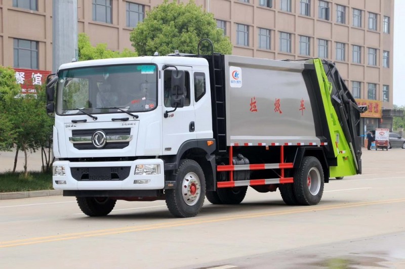 東風(fēng)D9壓縮垃圾車(10-12方)