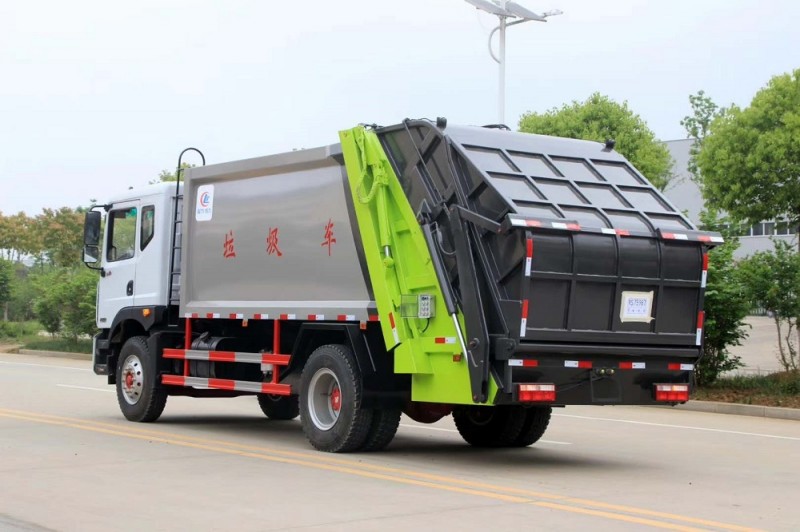 東風(fēng)D9壓縮垃圾車(10-12方)