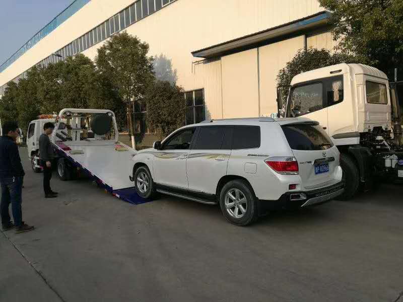 東風(fēng)多利卡藍(lán)牌一拖二清障車(chē)