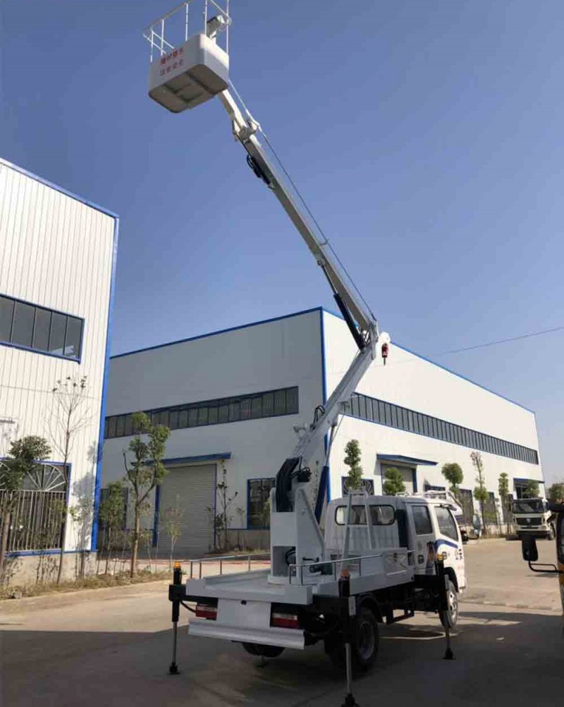 東風多利卡雙排12米藍牌高空作業(yè)車圖片