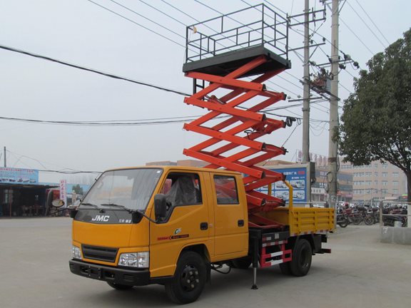 江鈴雙排座8-10米平臺升降高空作業(yè)車圖片
