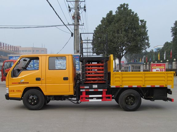 江鈴雙排座8-10米平臺升降高空作業(yè)車圖片