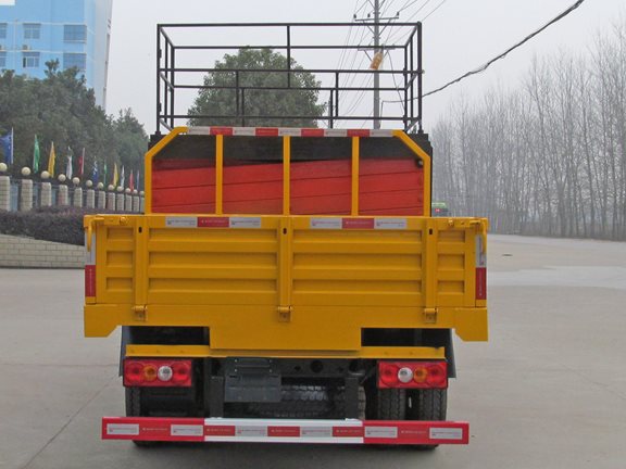 江鈴雙排座8-10米平臺升降高空作業(yè)車圖片