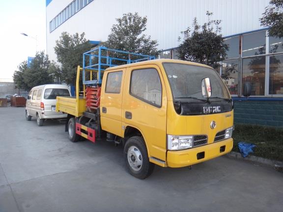 東風雙排座8-10米平臺升降高空作業(yè)車圖片