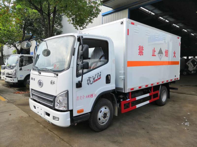 虎V雜項9類危險物品廂式運(yùn)輸車圖片