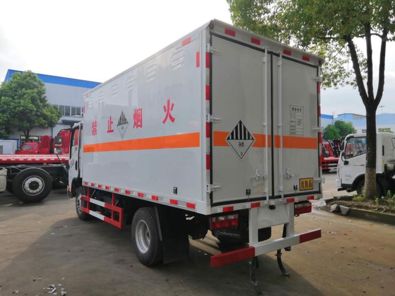 虎V雜項9類危險物品廂式運(yùn)輸車圖片